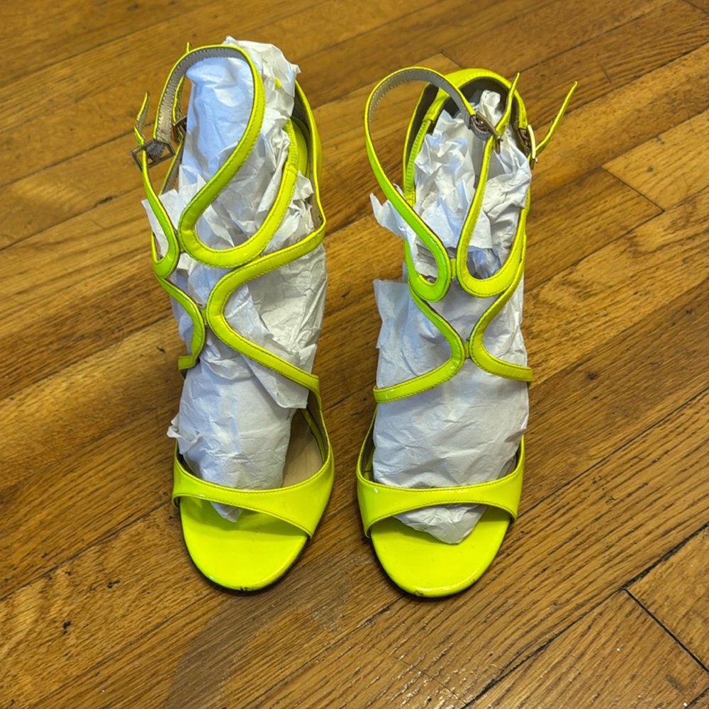 Jimmy Choo Lance in Neon Yellow patent leather Size 38 GUC